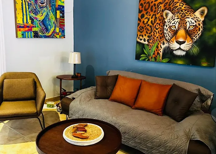 Apartment Oasis By The Palms *